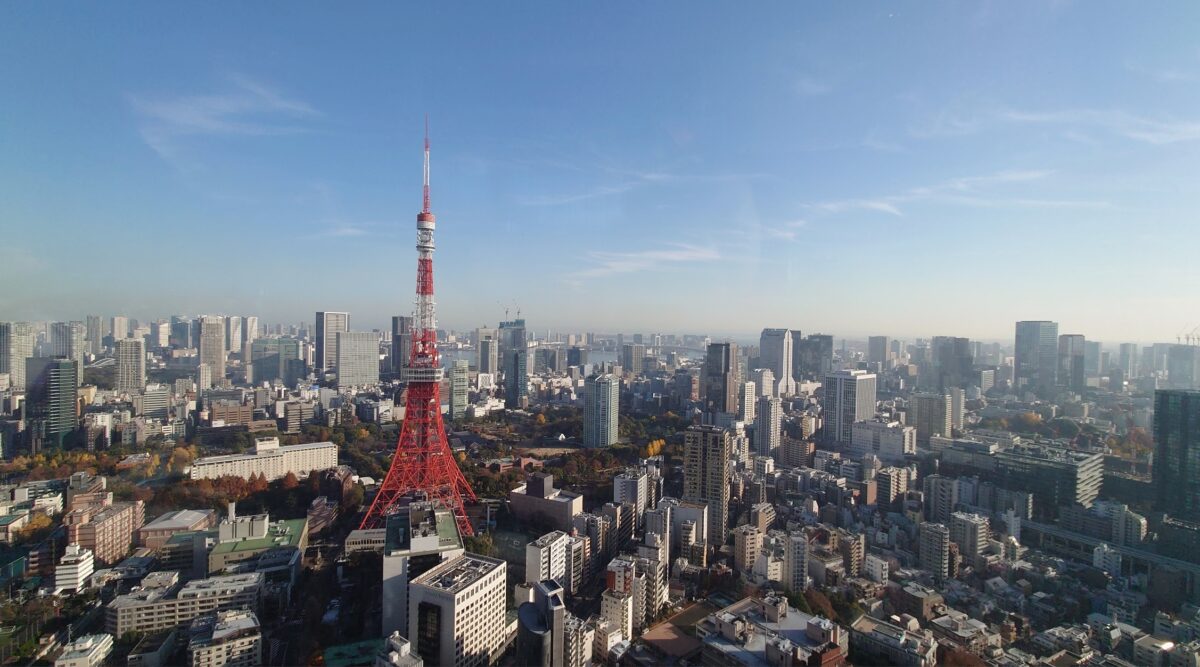 信義房屋日本事業部專案經理陳相甫表示，台灣民眾到日本買房，若需貸款大多是向台系銀行的日本分行申請，且不受限貸令影響，民眾需留意物件選擇可能會影響貸款審核的要因／信義房屋提供