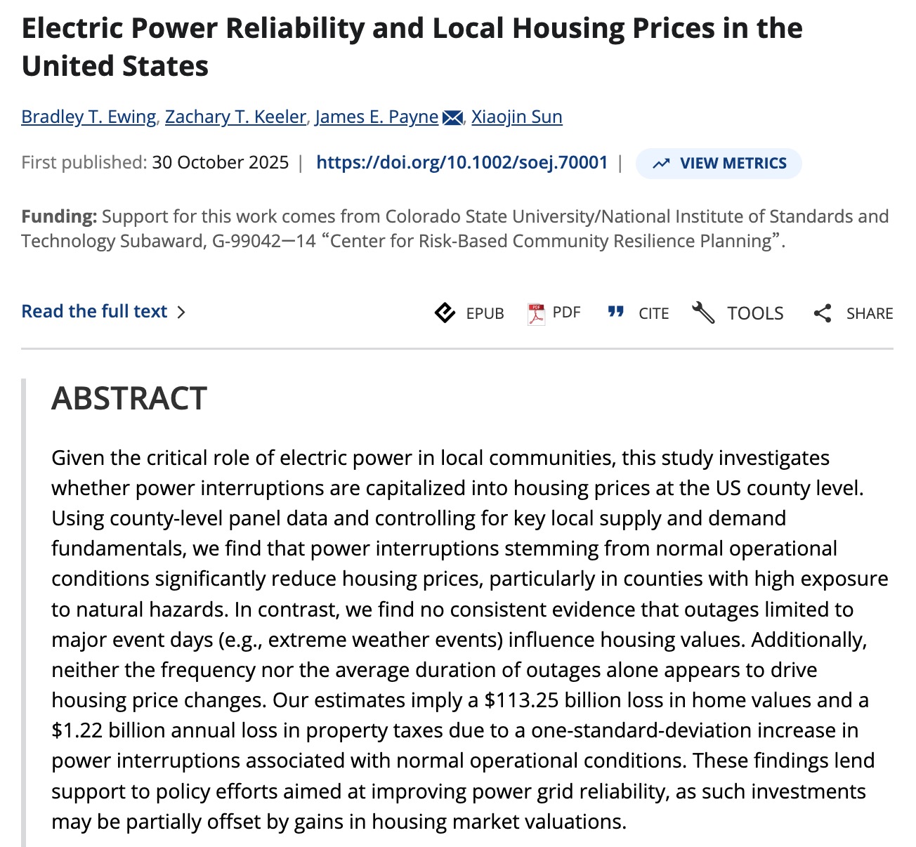 研究結果顯示，一般電力系統運作狀況造成的供電中斷，和住宅價格下降存在顯著關聯。（圖源：擷取自 Wiley Online Library－Southern Economic Journal）