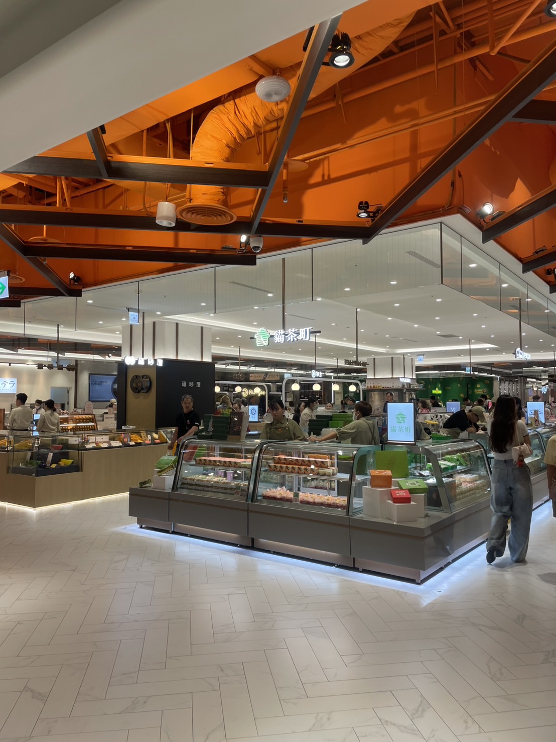 遠東 Garden City 美食街區實拍。圖：果仁家
