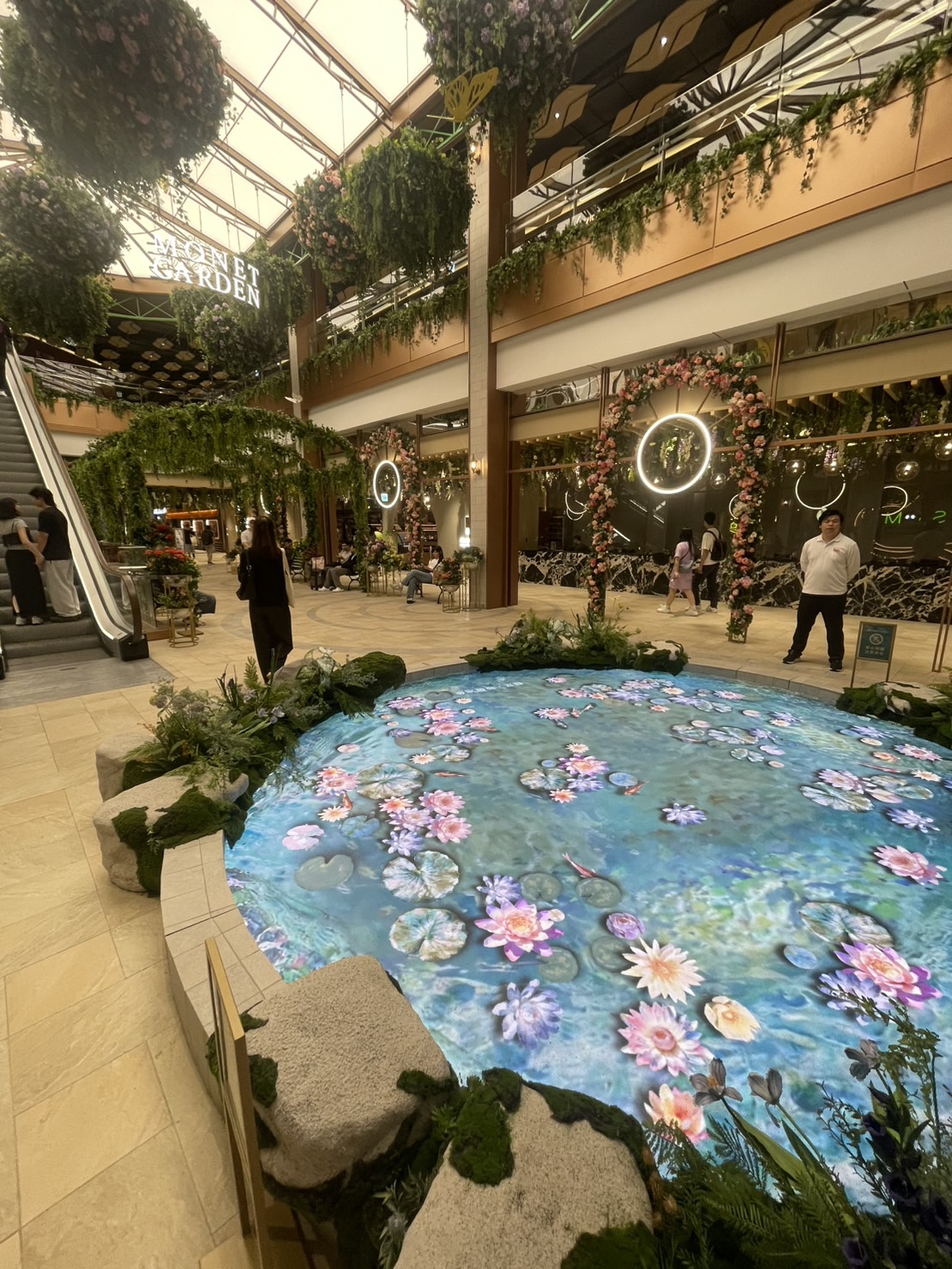 遠東 Garden City 大巨蛋莫內花園實拍。圖：果仁家