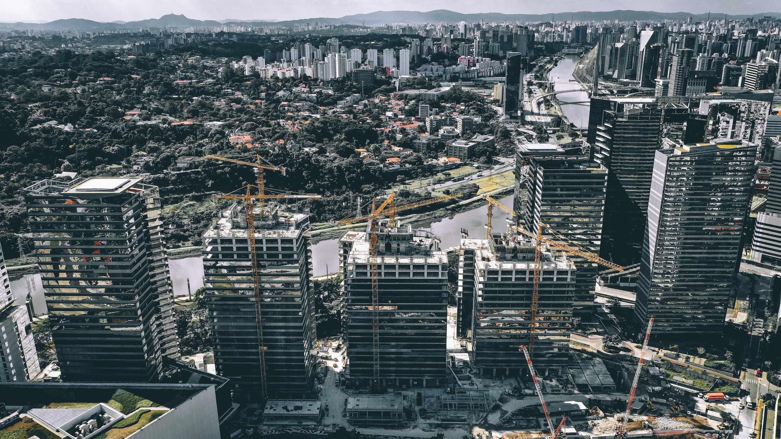 房市交易降溫，央行再放寬第二戶房貸